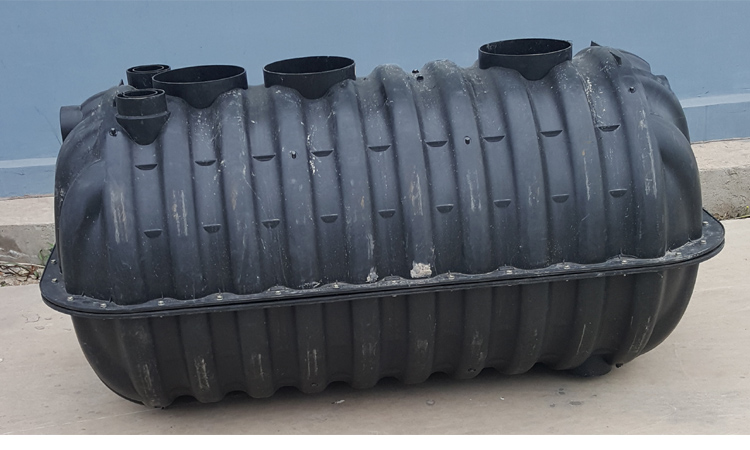 **的污水處理效果，還是要選用塑料化糞池