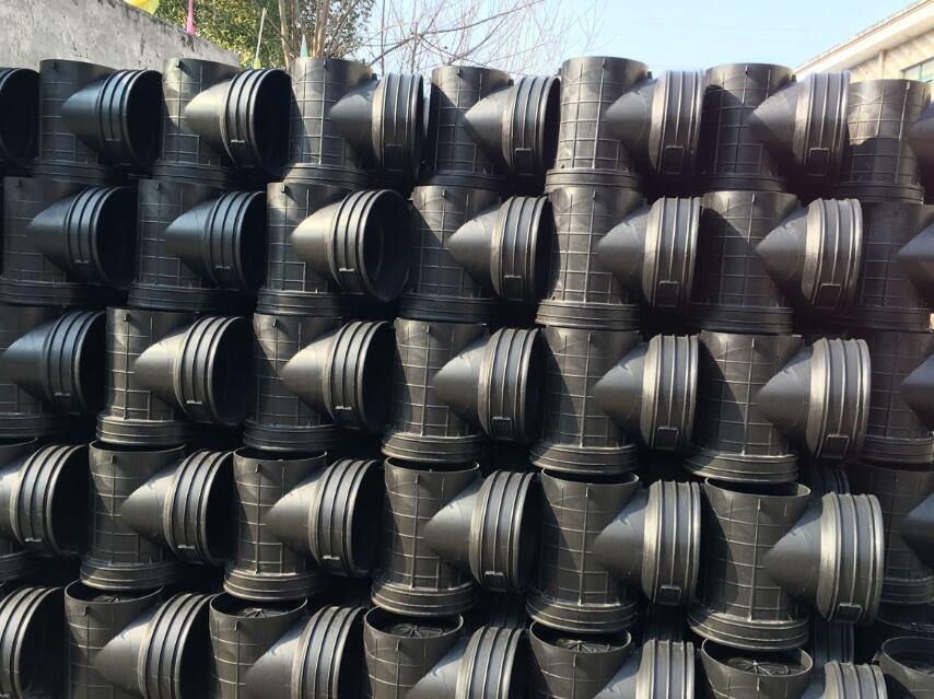 室內(nèi)排水管如何接入塑料檢查井？