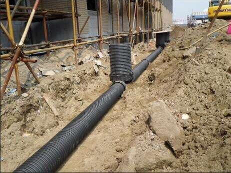 組合式的安裝方式，承插式的連接方法讓塑料檢查井安裝簡(jiǎn)單施工方便。